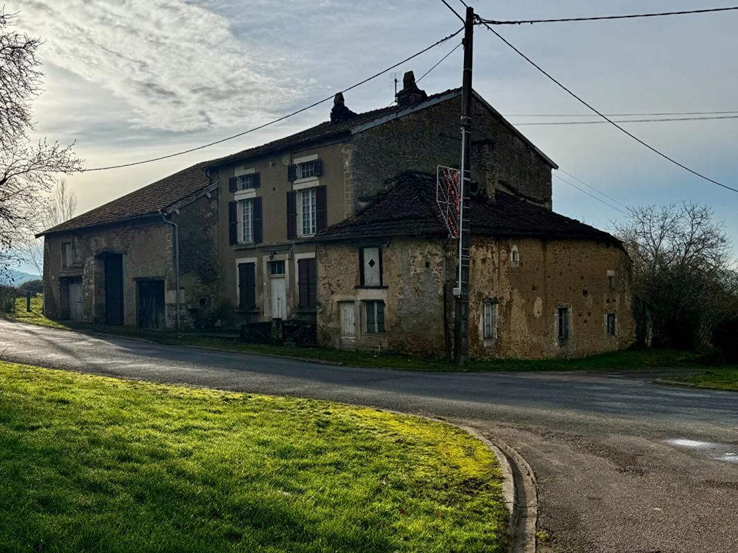 LEVECOURT Maison de village sans vis vis 6 pièce(s) 160 m2 A RENOVER 4