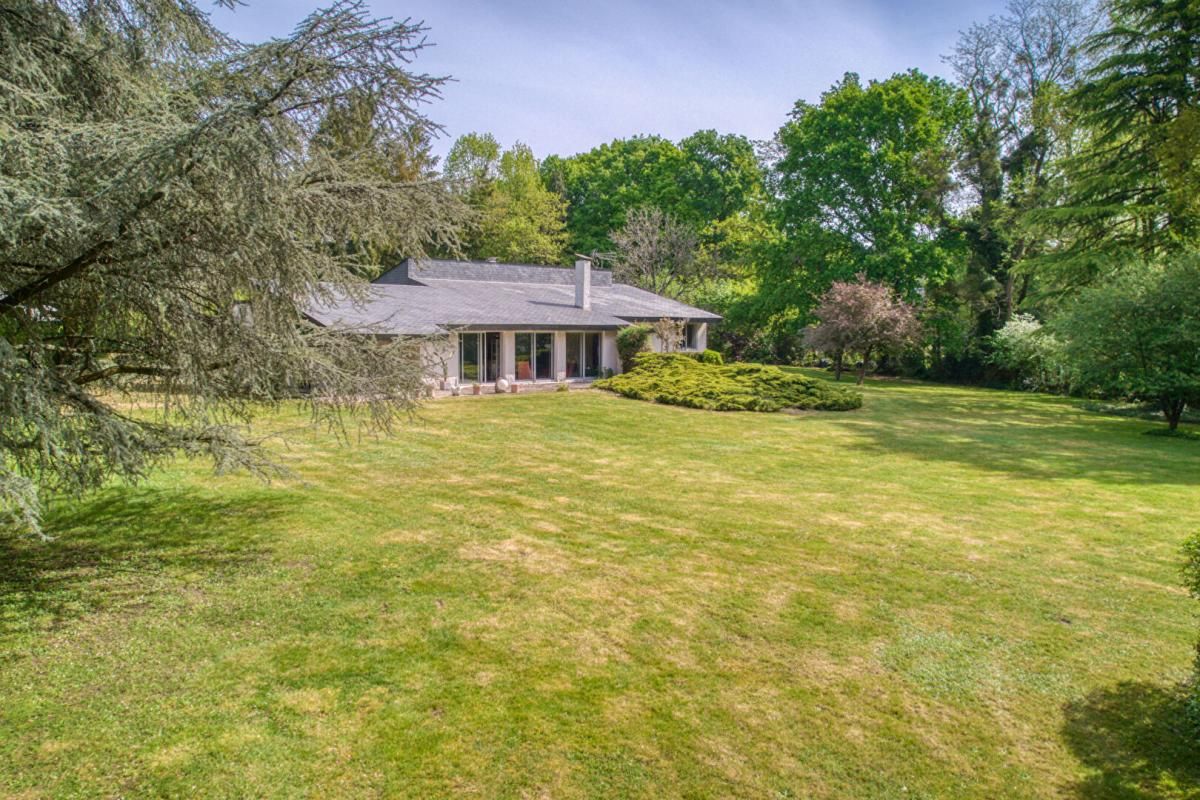 SAUTRON Maison Sautron 8 pièce(s) 260 m2  au coeur d'un parc arboré 2