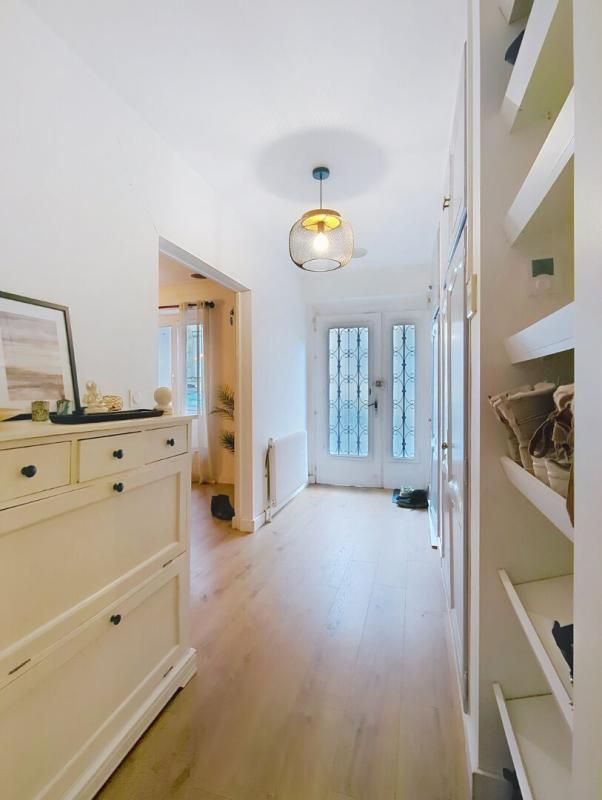 LORMONT Maison Lormont 5 pièce(s) 144.90 m2 2