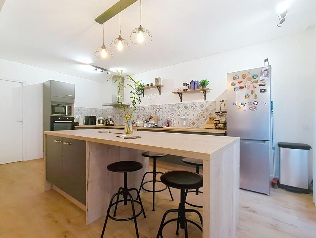 LORMONT Maison Lormont 5 pièce(s) 144.90 m2 3