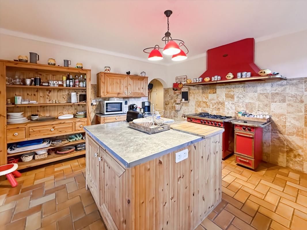 CARPENTRAS À vendre propriété à Carpentras avec piscine et gîtes 3