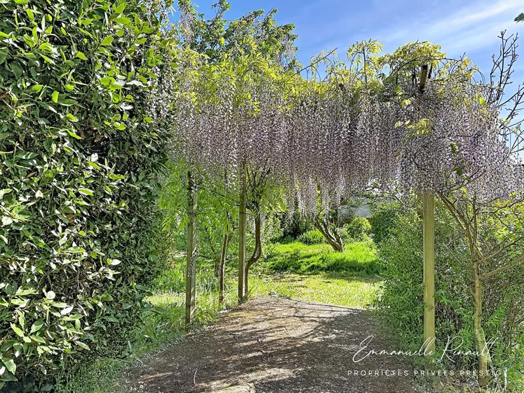 ARRADON Arradon, à pied du bourg · Terrain d'exception de 1120 m² · Rare opportunité · Division possible 2