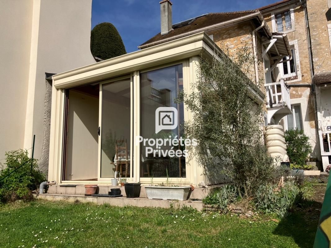 SEPTEUIL Maison de village/appartement Septeuil 1