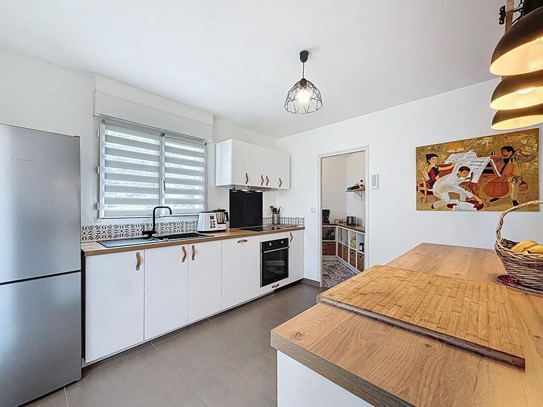 ELVEN Maison familiale de 175 m², avec T2 indépendant · Terrain 1 100 m² · Elven (56250) 4