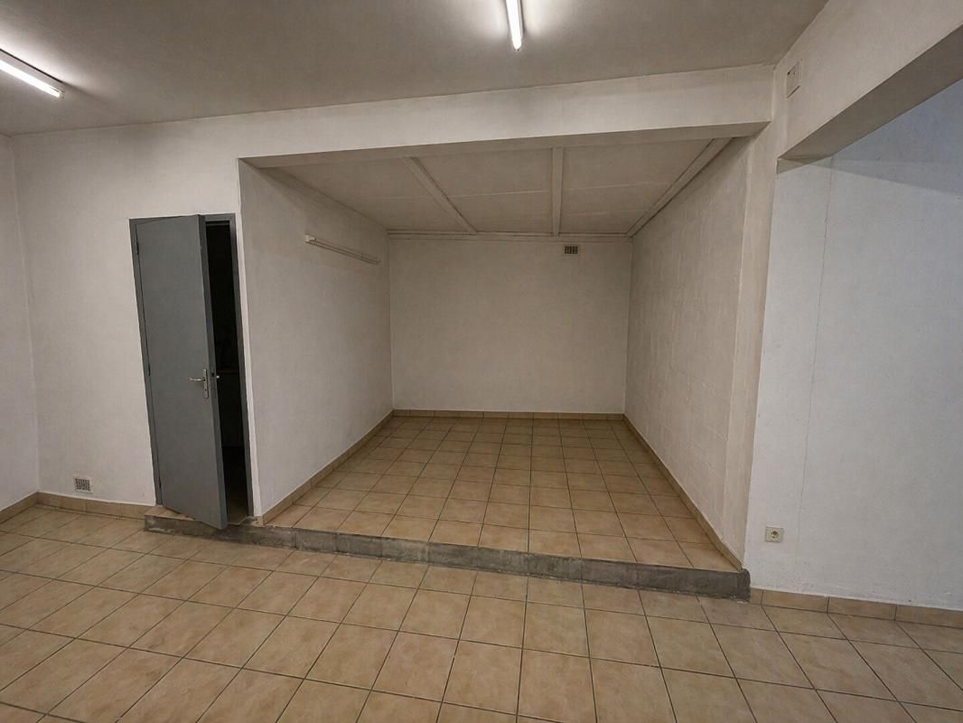 SAINT-RAPHAEL Local / Garage en centre-ville -  Saint Raphael - 4