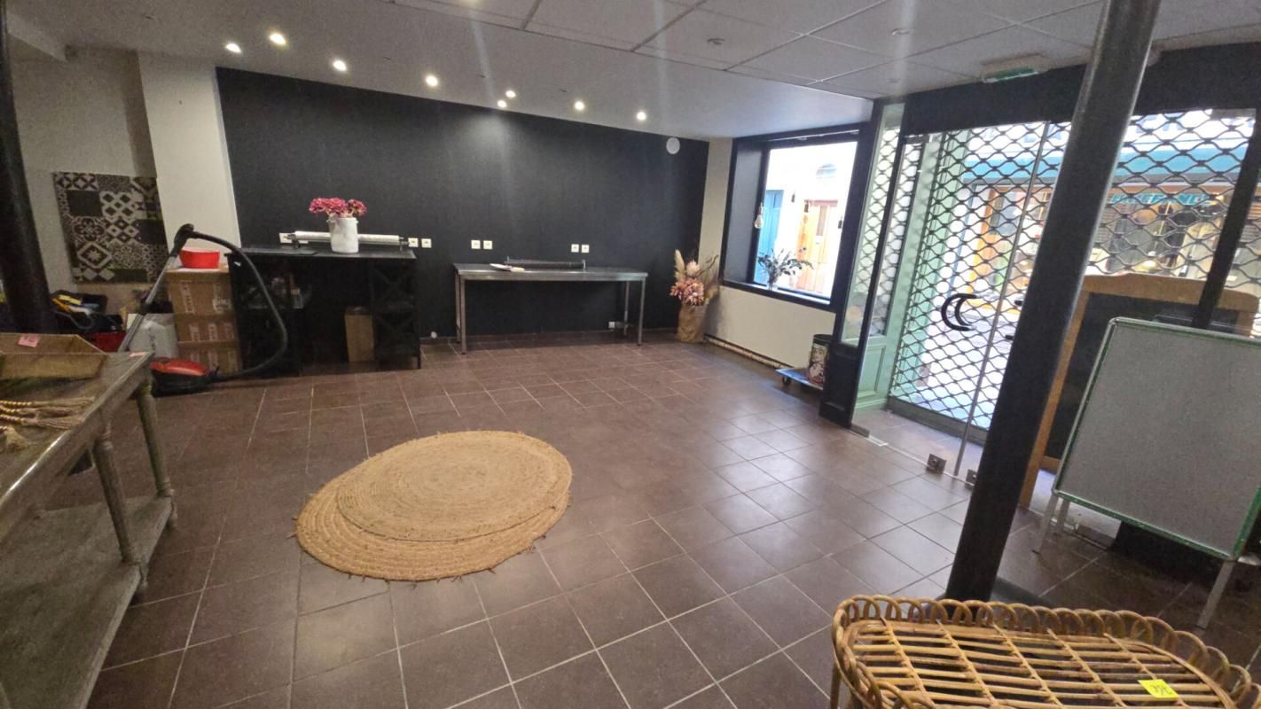 DREUX Immeuble Dreux 6 pièce(s) 210 m2 avec local commercial 3