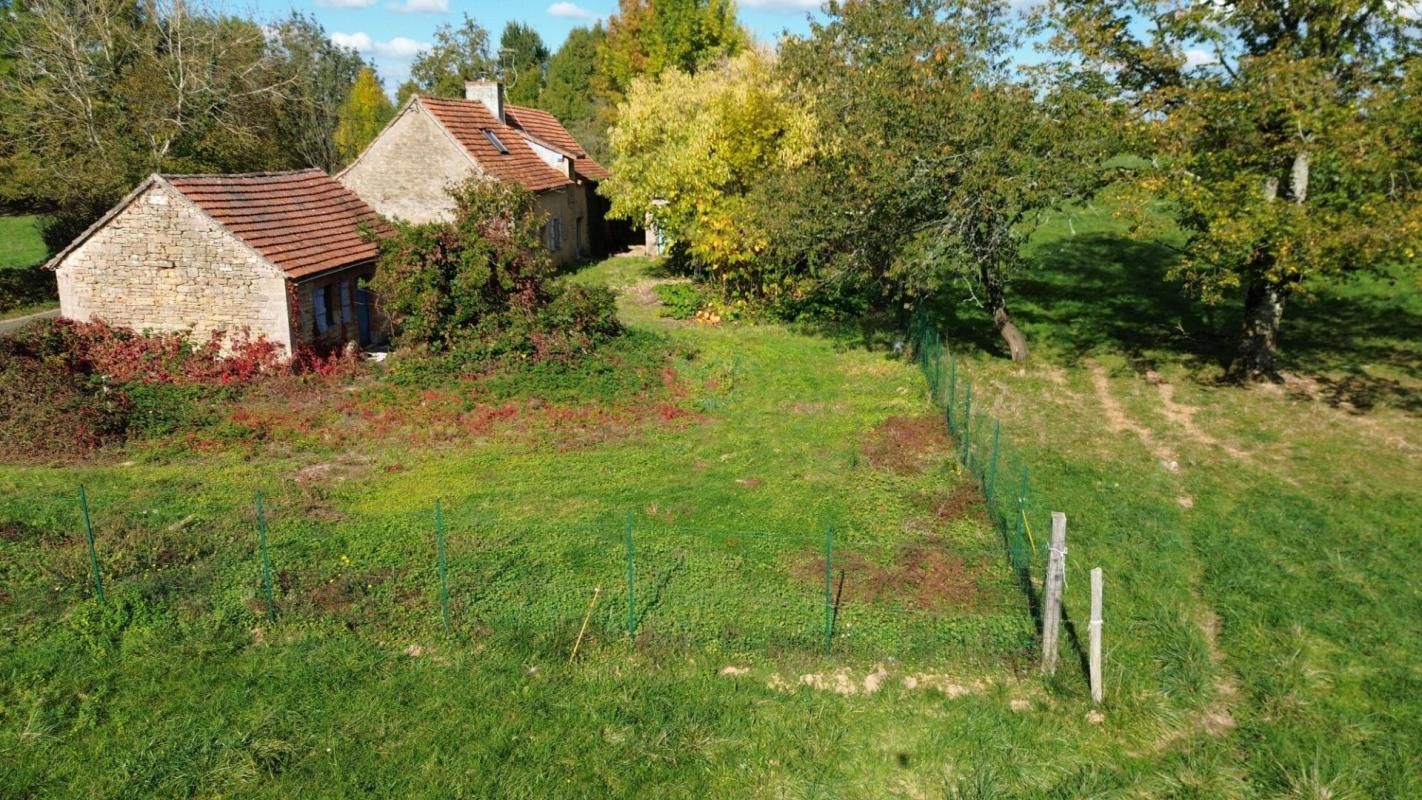 BEAUREGARD Fermette  maison 5 pièces 90 m2 gîte 24m² 1