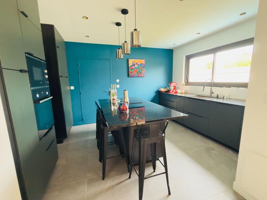 ARRADON Arradon- Contemporaine 194m 2  env . 5 suites- Garage 4