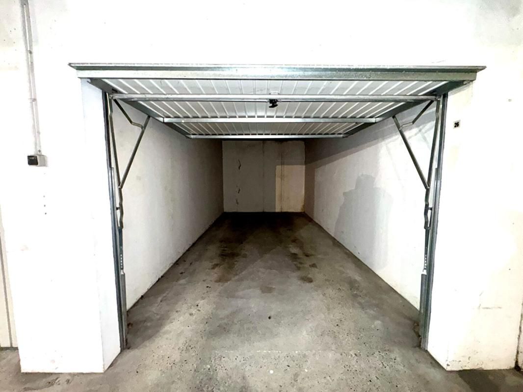VILLERS-COTTERETS Parking / box Villers Cotterets 18 m2 3