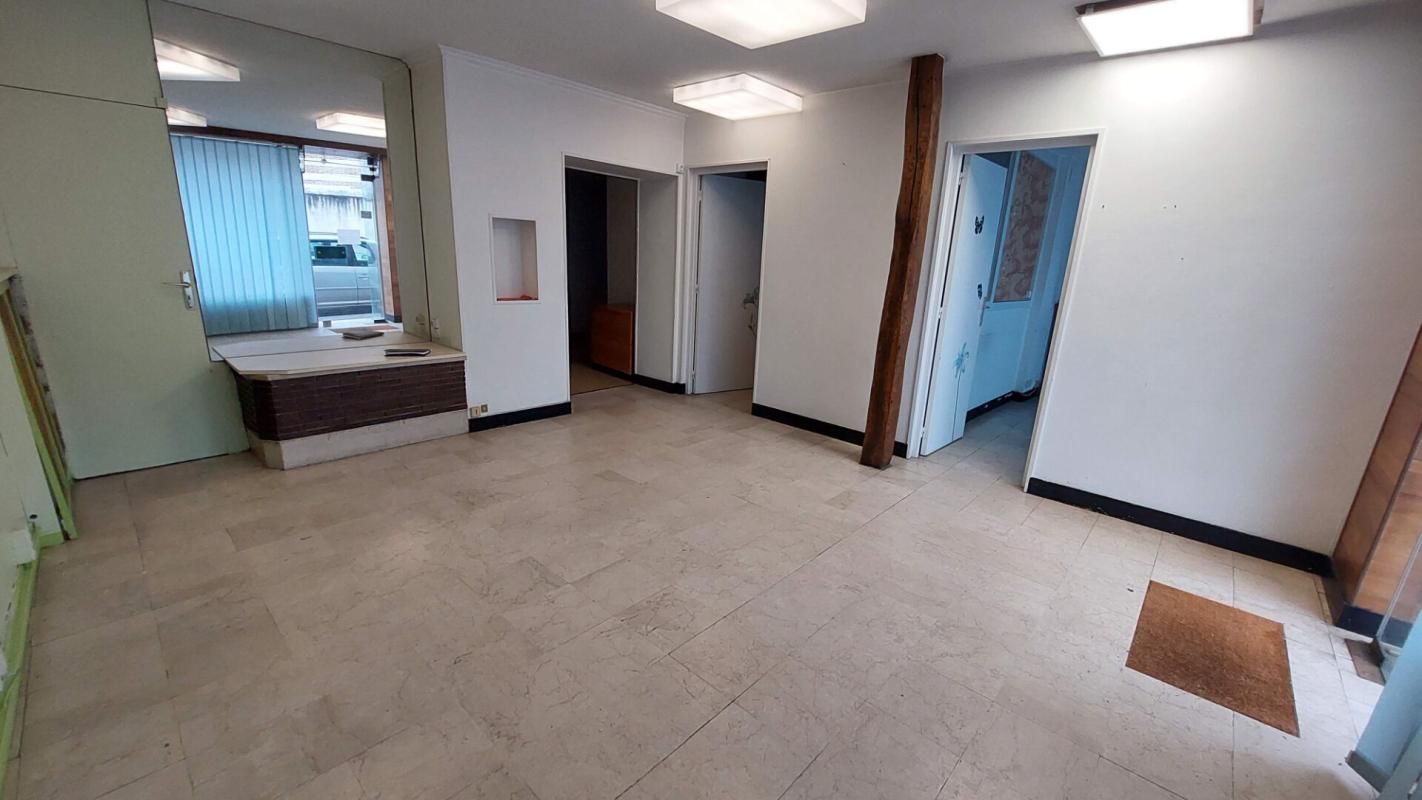 DREUX Immeuble centre ville Dreux 12 pièce(s) 265 m2 3