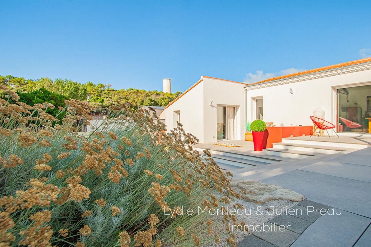 SAINT-JEAN-DE-MONTS Belle propriété contemporaine avec piscine proche centre 1