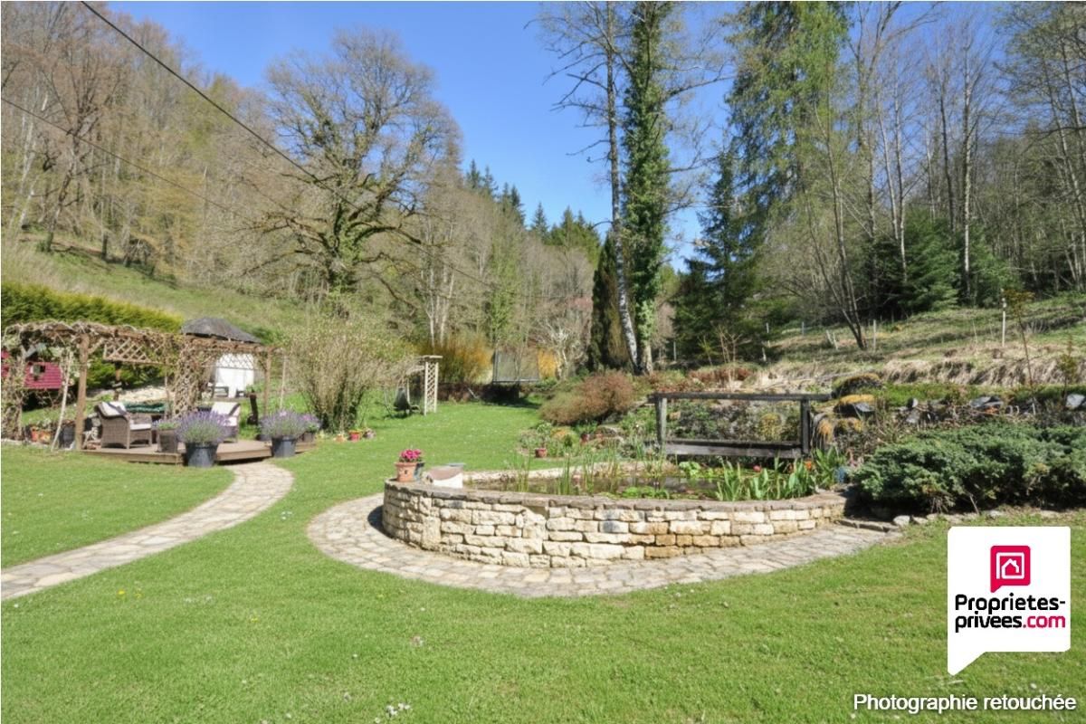 GLAY Maison et dépendance Glay 5 pièces 3 chambres  177 .1  m2. Ecuries  298.4 m² . Dépendances 792.44 m² 4