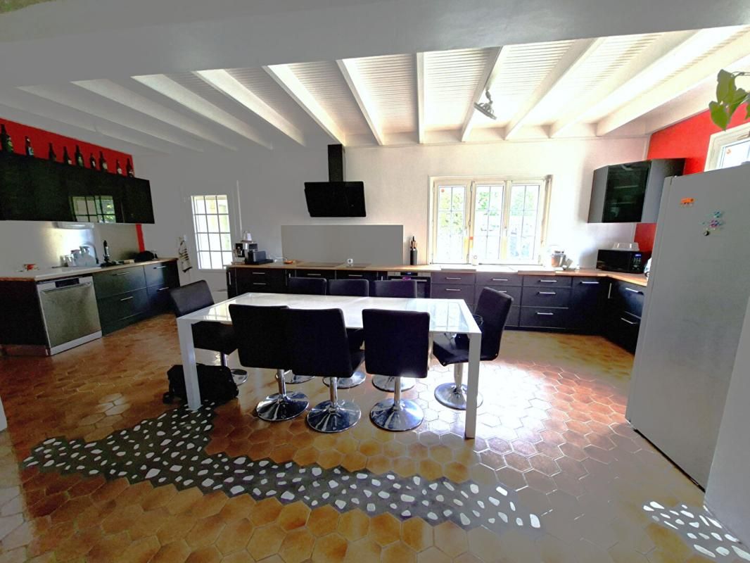 SAINT-SAVINIEN Maison  Saint Savinien17350  189 m2 + Garage et Dépendances 4