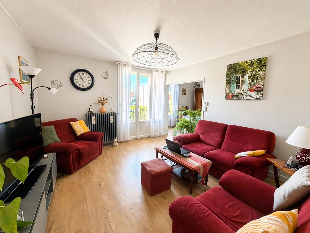 NEVERS Appartement Nevers 5 pièce(s) 74 m2 2