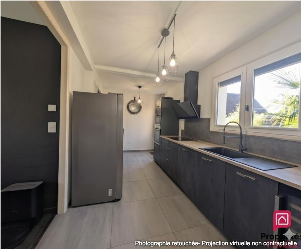 SAINT-PANTALEON-DE-LARCHE Maison Contemporaine avec Piscine & Jacuzzi : Votre Oasis de Détente à Saint-Pantaléon ! 4