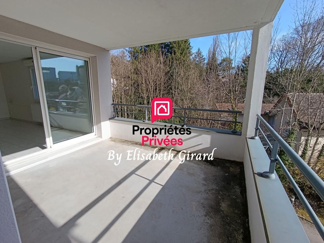 BESANCON BESANCON Quartier Montrapon - Appartement T 3 de 77 m2 environ, fonctionnel avec terrasse, cave et place stationnement couverte 1
