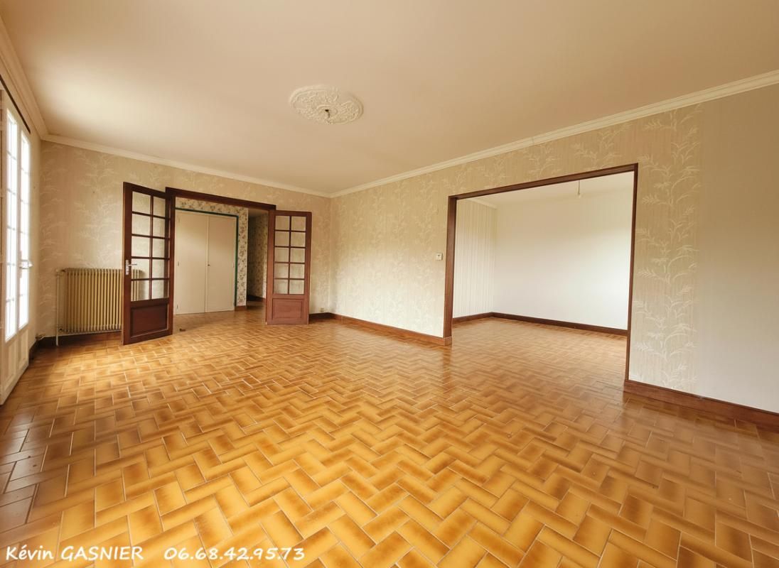 ROULLET-SAINT-ESTEPHE ROULLET SAINT ESTEPHE (16440) : Maison de plain pied de 93m2 avec garage 4