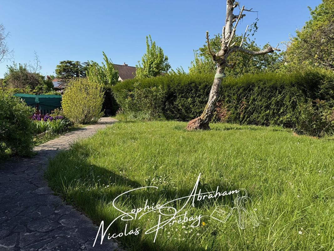 JANVILLE Maison individuelle avec 4 chambres, sous-sol et jardin 2