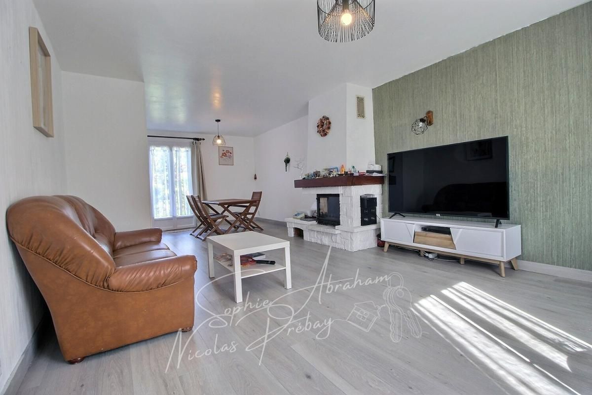 JANVILLE Maison individuelle avec 4 chambres, sous-sol et jardin 3