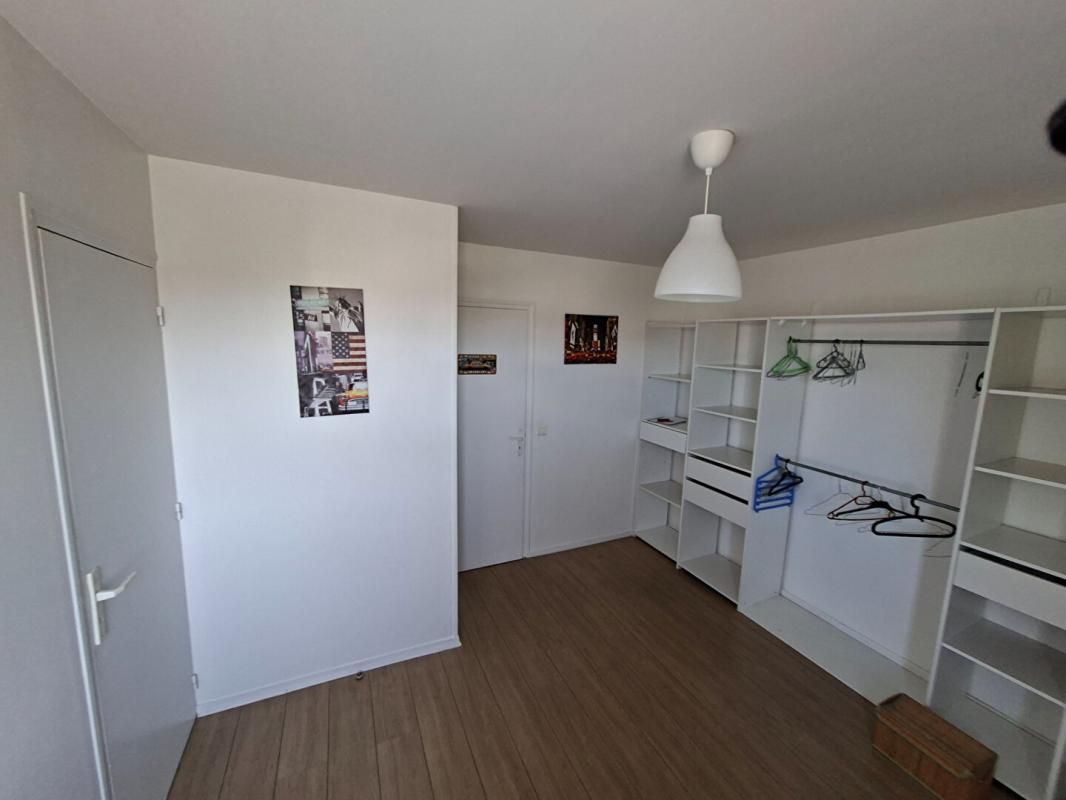 GRAND-COURONNE Appartement Grand Couronne 2 pièce(s) 53 m2 avec local commercial 4