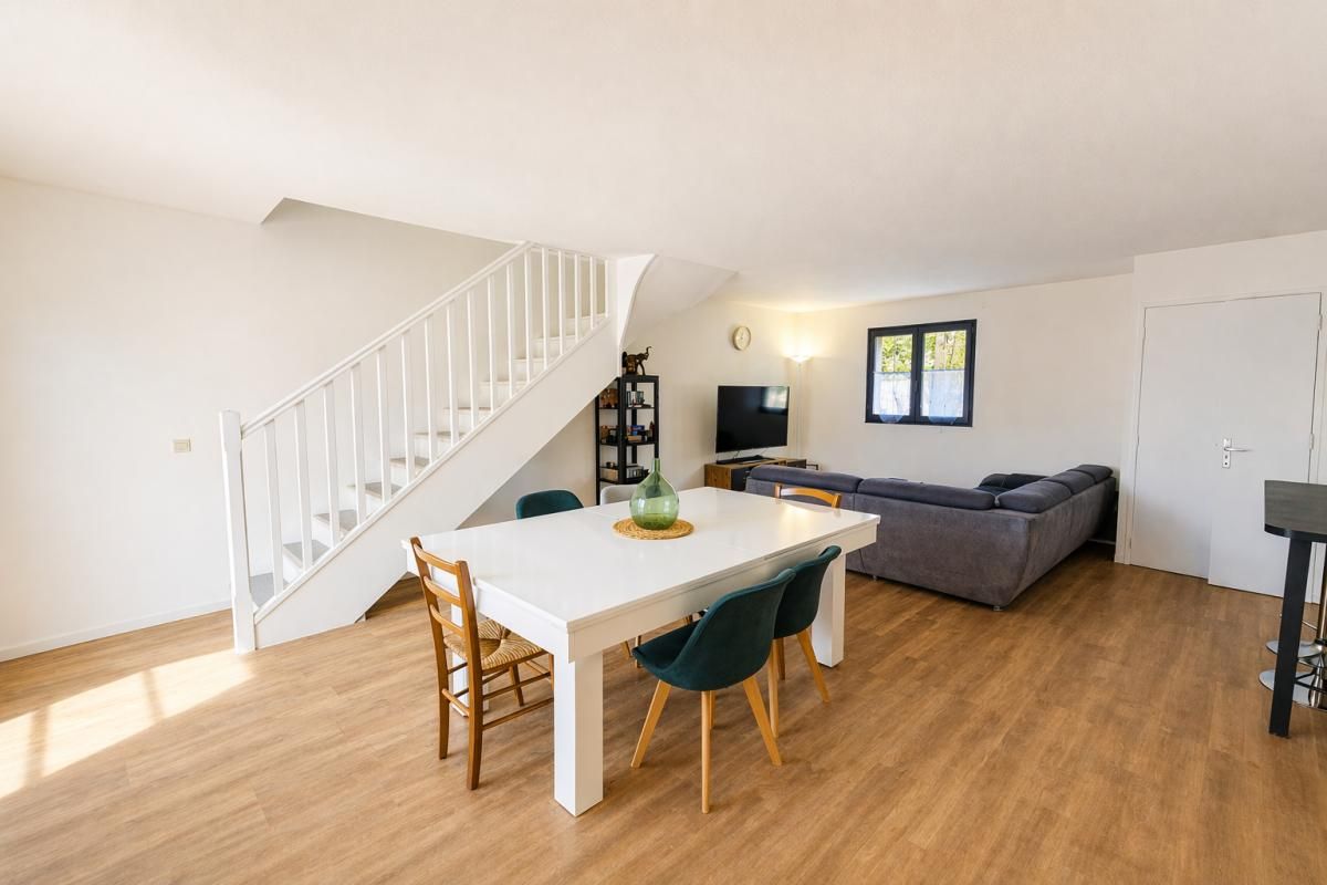 Maison Saint Raphael 4 pièce(s) 92.47 m2 avec garage - proche écoles et commerces