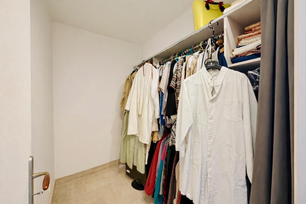 GRASSE Appartement traversant Grasse 2 pièces 60 m2 terrasse vue panoramique et mer, parking et cave 3