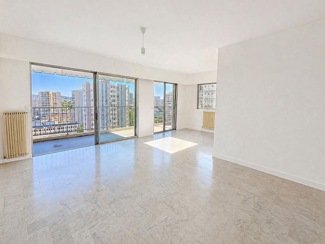 TOULON Toulon - T4 familial de 116 m² avec terrasse de 20 m², pkg , cave et gardien 4