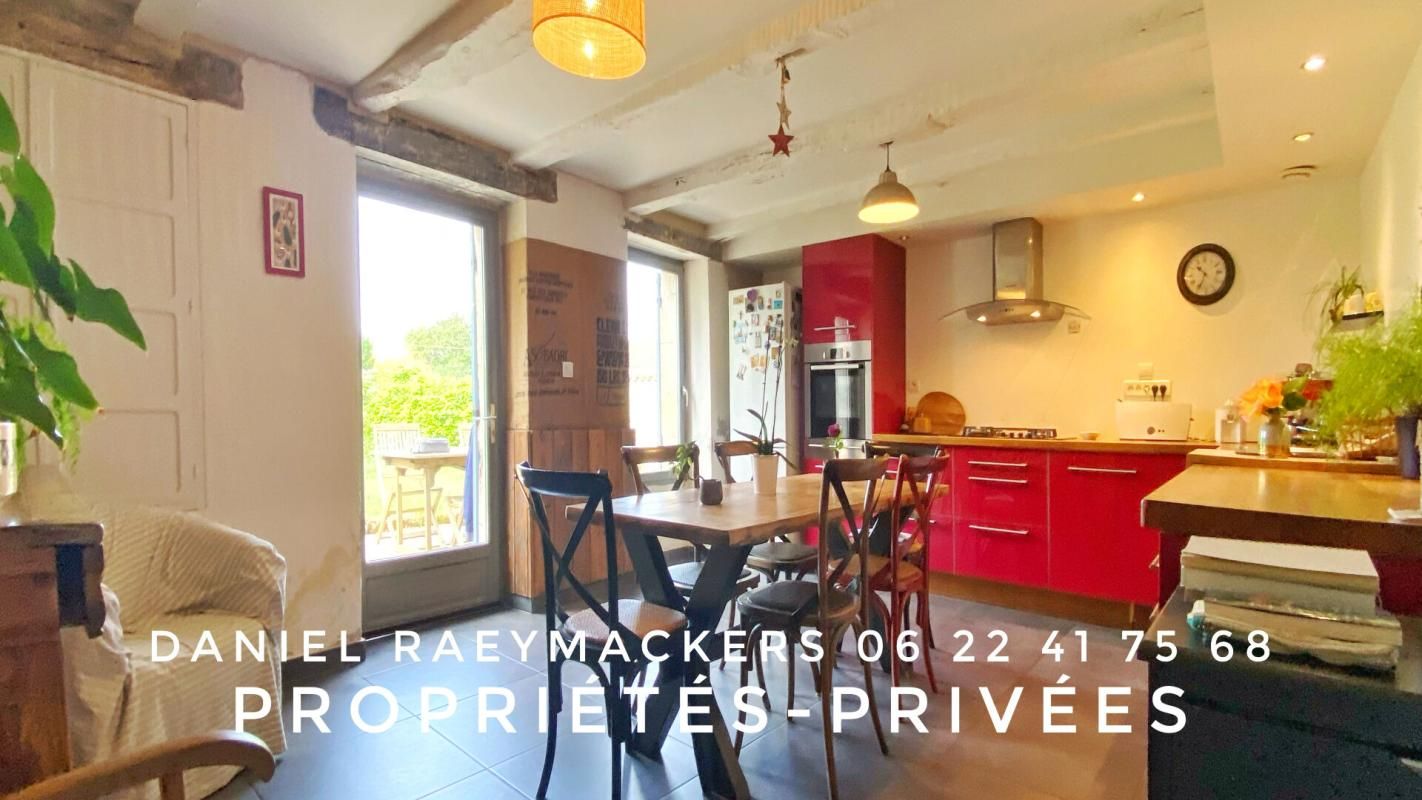 BLESIGNAC Maison de caractère en pierre Blesignac 4 pièce(s) avec grange et jardin au calme 2