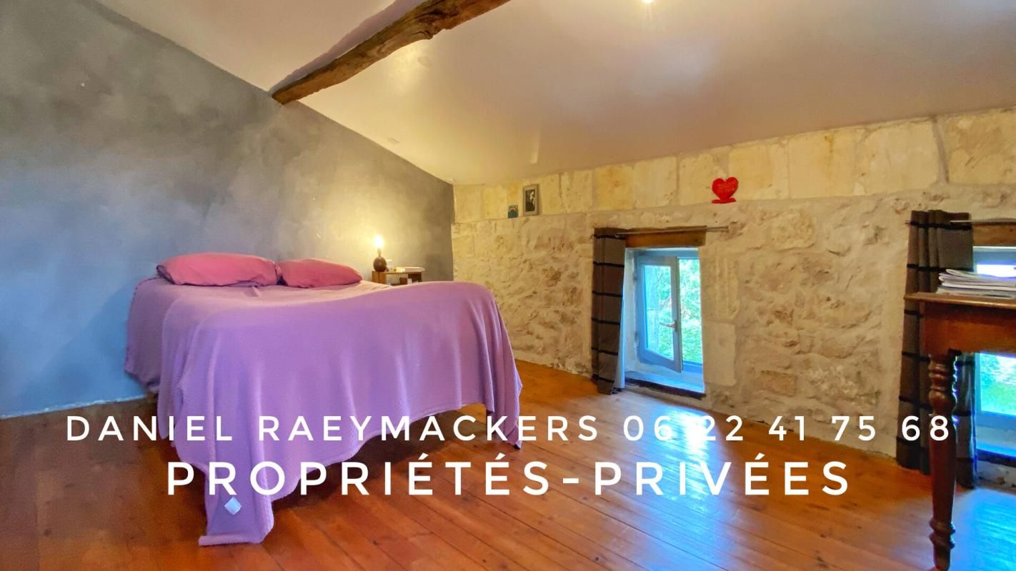 BLESIGNAC Maison de caractère en pierre Blesignac 4 pièce(s) avec grange et jardin au calme 4