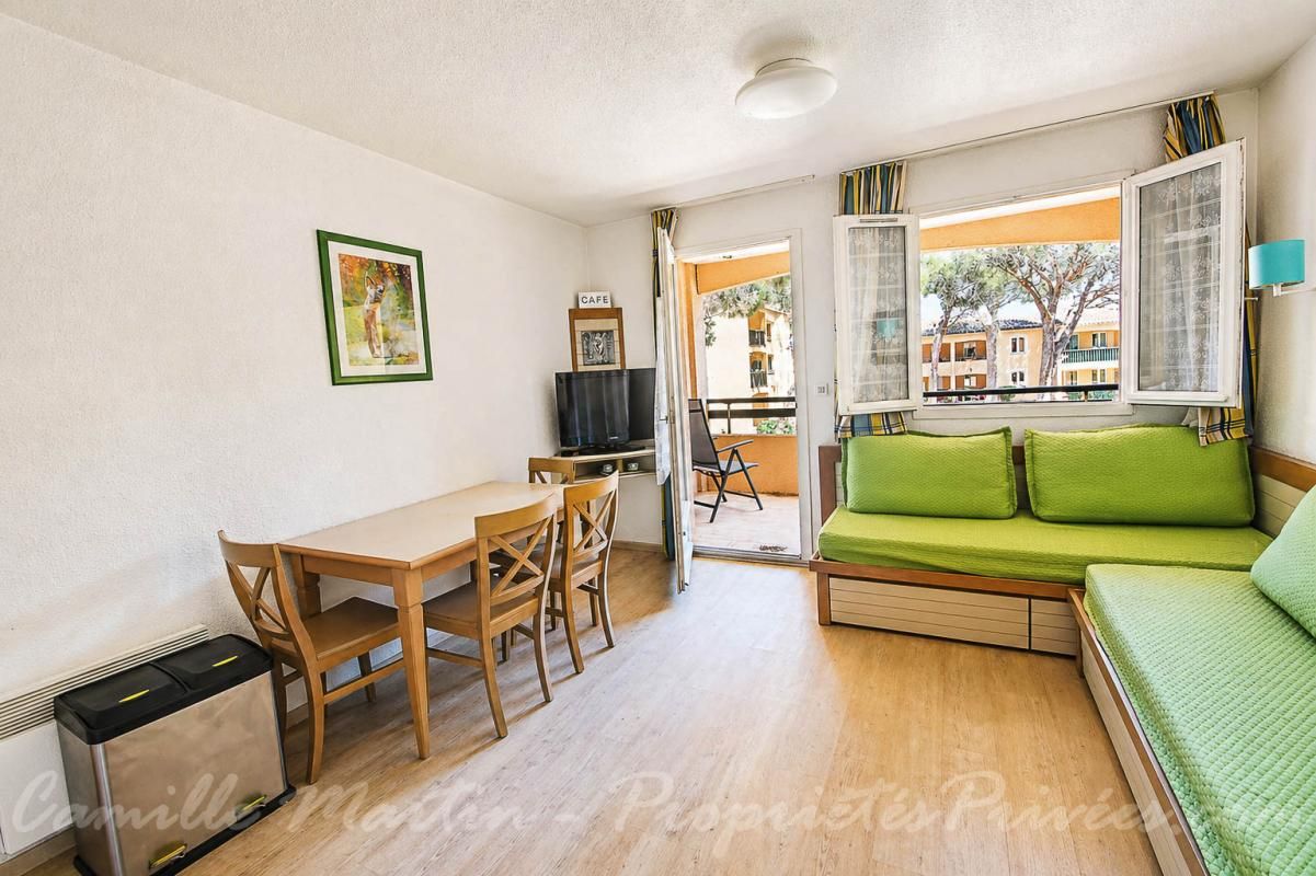 SAINT-RAPHAEL Appartement Saint Raphael 1 pièce(s) 25.10 m2 + parking 1