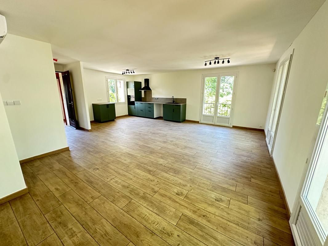 SAINT-VICTORET Maison T5 a louer a St Victoret avec un grand jardin 4