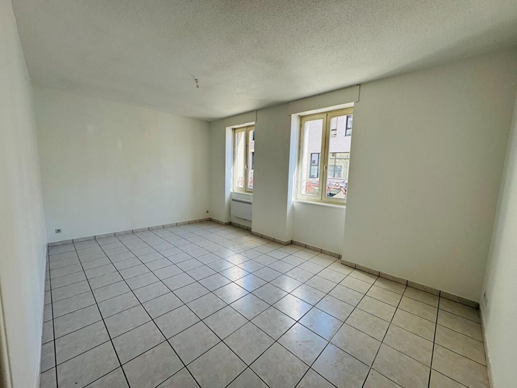 NEVERS Appartement de 60 m² rénové proche de la gare de Nevers 2