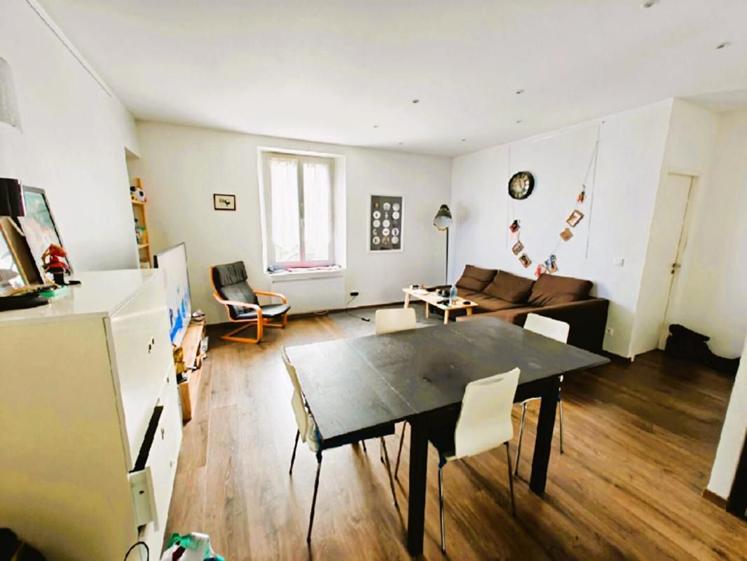 GRENOBLE Appartement T3, 2 chambres Rue Coppée DPE D 60 m² RDC surélevé investisseur primo accédant 1