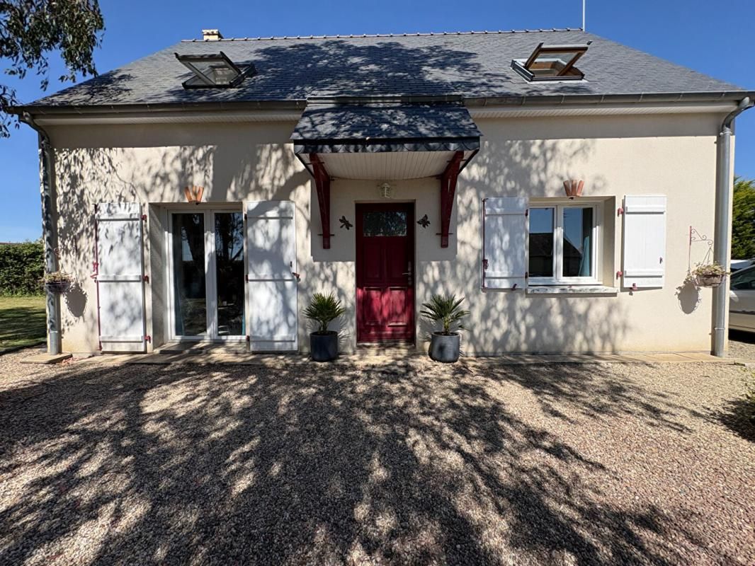 BAUNE Maison située en bourg, à proximité d'Angers 1