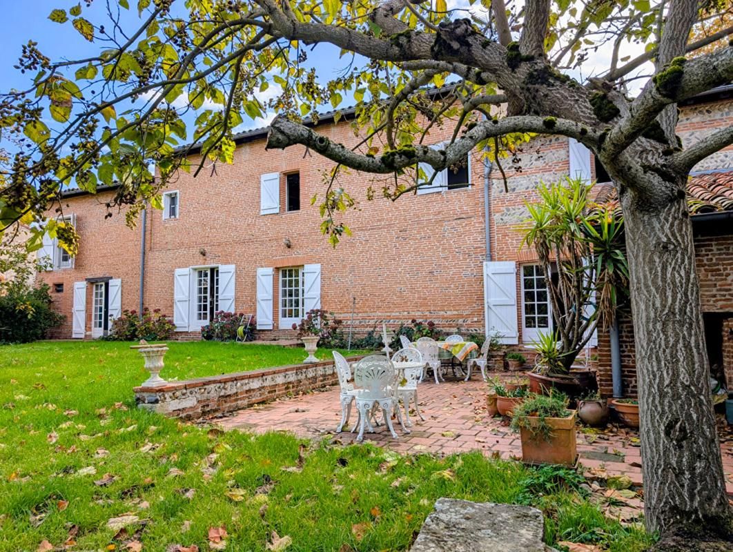 PORTET-SUR-GARONNE Demeure de caractère avec dépendance et garage sur terrain de 1100 m² 1