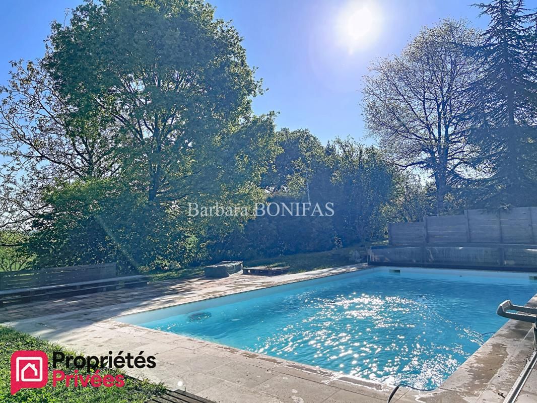 SAINT-SULPICE-LA-POINTE Maison 7 pièces 243 m2 2