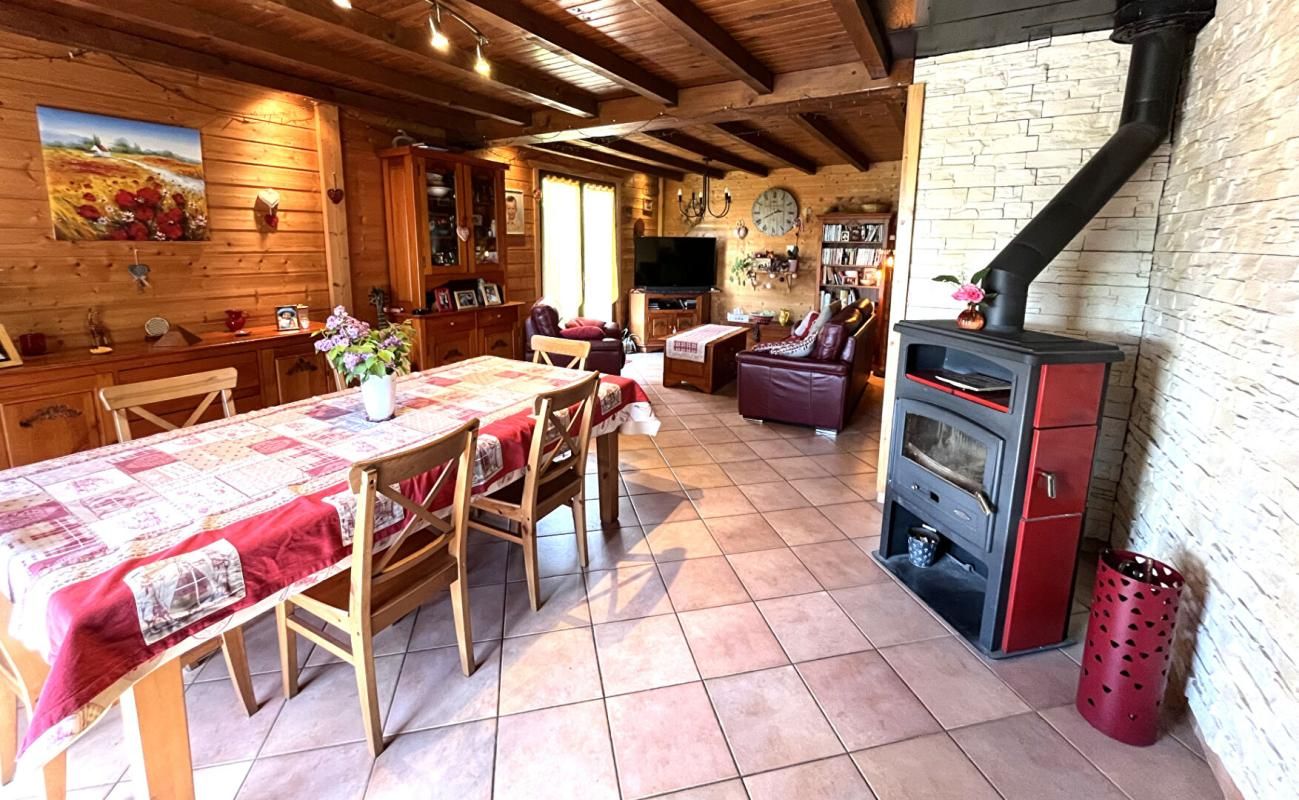 AROMAS Vue exceptionnelle & esprit chalet : villa atypique à AROMAS 2