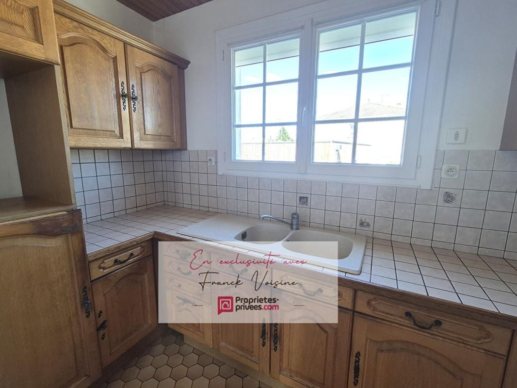 LES HERBIERS A VENDRE  en EXCLUSIVITE aux Herbiers, centre ville - Maison avec 4 chambres sur un terrain de  729 m2 env 3