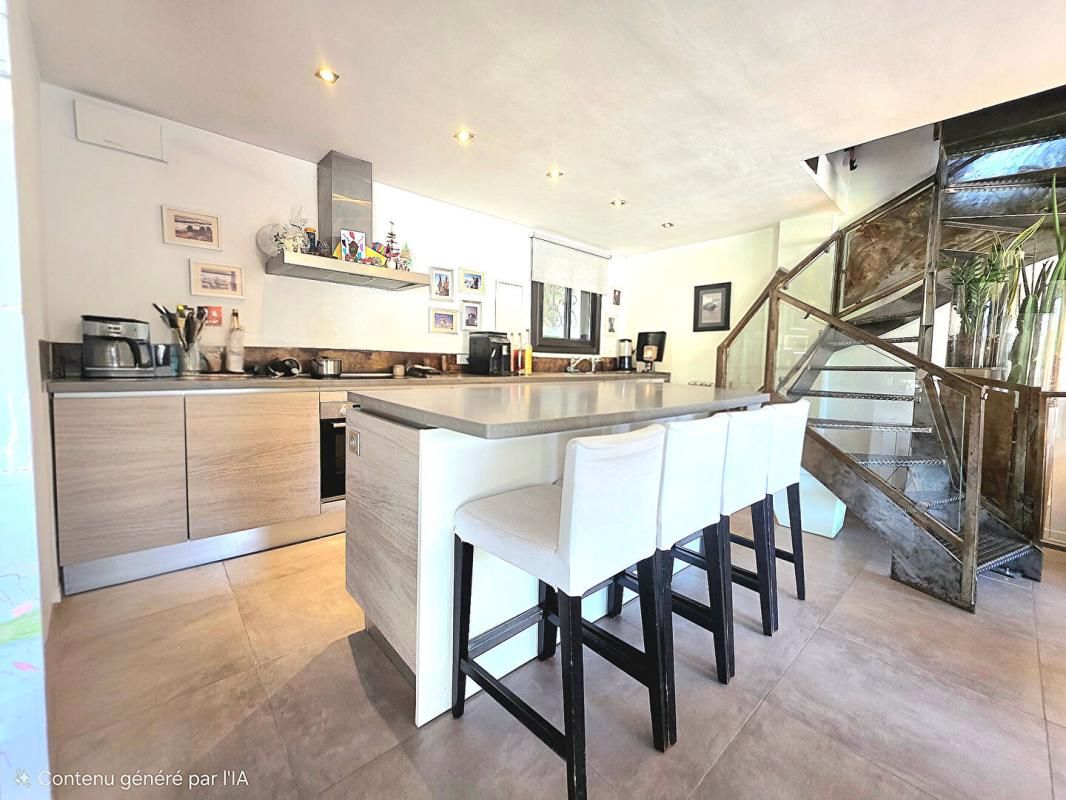 SANARY-SUR-MER Maison type californien a Sanary Sur Mer 5 pièce(s) 100 m2 PISCINE ,GARAGE 3