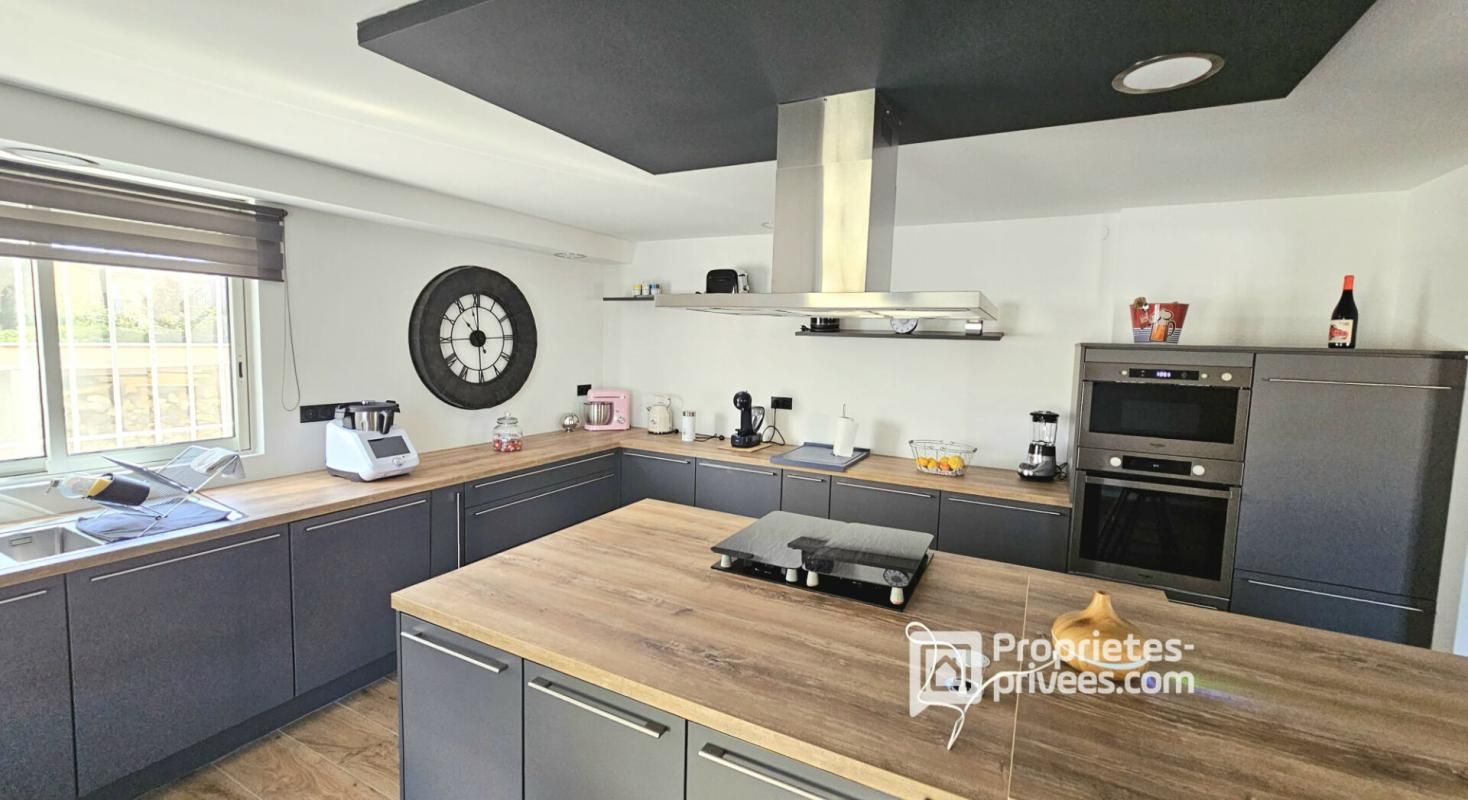 ELNE Elne maison de ville de 145 m² avec piscine et jardin 3