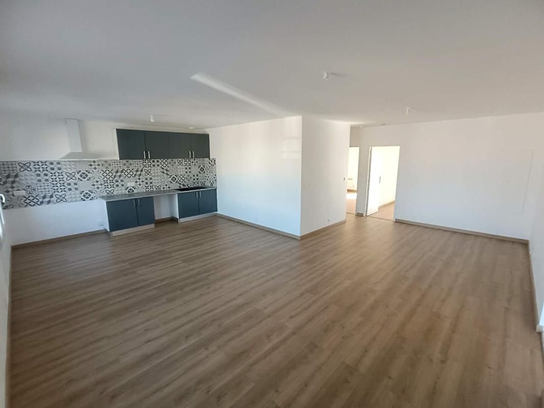 ISTRES Appartement Istres 4 pièce(s) 101 m2 ET Terrasse 2