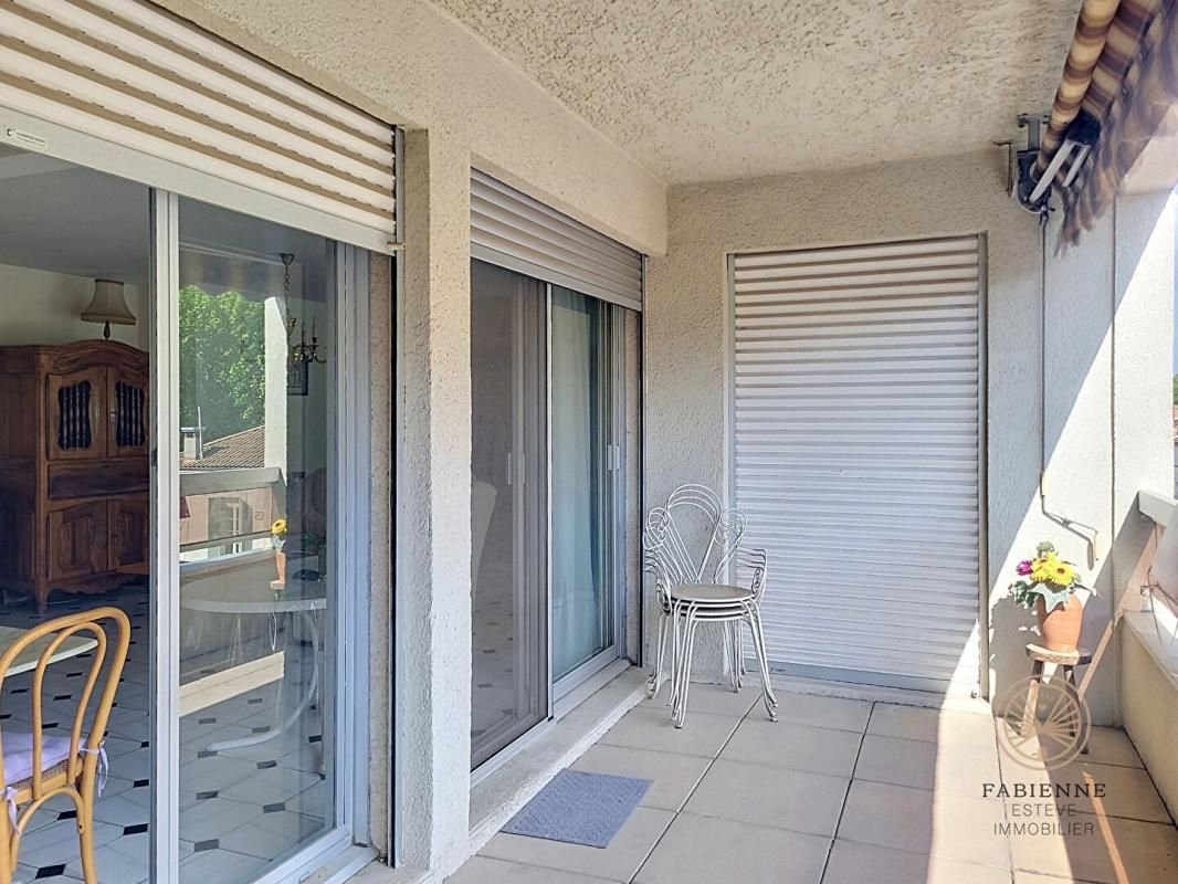 CHATEAURENARD Appartement 98m2 4 pièce(s) 2 chambres terrasse garage cave 2