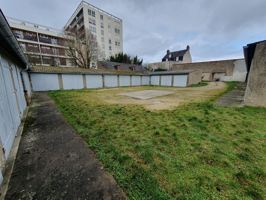 BOURGES Parking / box Bourges 3