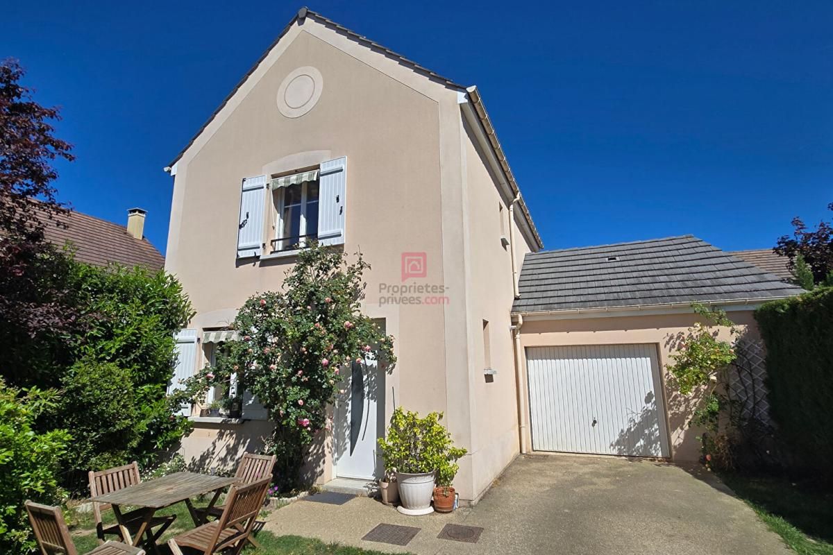 SAINTE-GENEVIEVE-DES-BOIS Charmante maison 5 pièces sur terrain de 222 m² 1