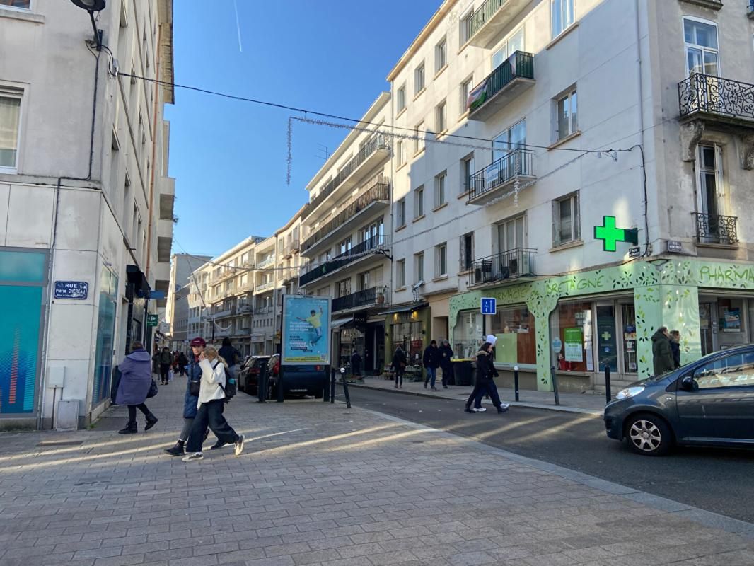 NANTES NANTES, PLACE DE BRETAGNE - CESSION DROIT AU BAIL, LOCAL COMMERCIAL 40 M² 4