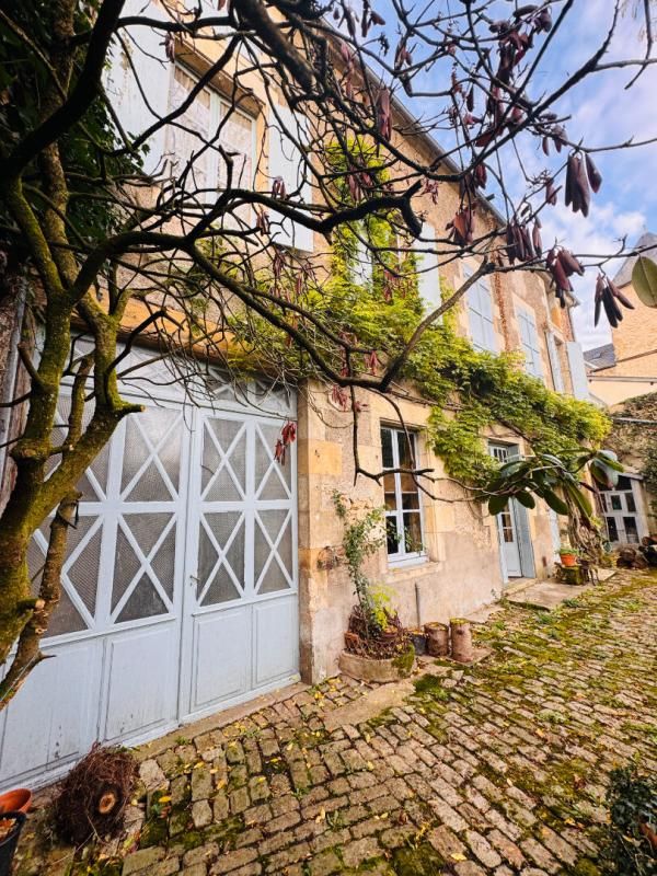PREMERY Grande maison familiale dans le centre de Prémery 1
