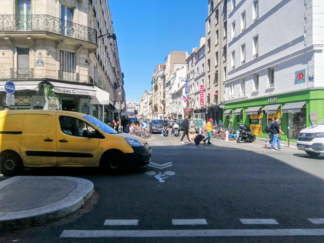 PARIS-11E-ARRONDISSEMENT 75011 PARIS : LOCAL COMMERCIAL 110 M² - SUR RUE TRÈS DYNAMIQUE ET TRÈS PASSANTE 2