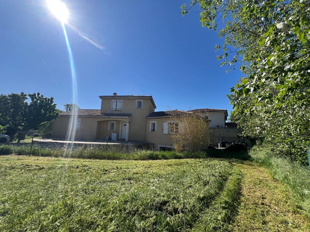 BOURG-LES-VALENCE Villa Bourg Les Valence 6 pièce(s) 150 m2 3