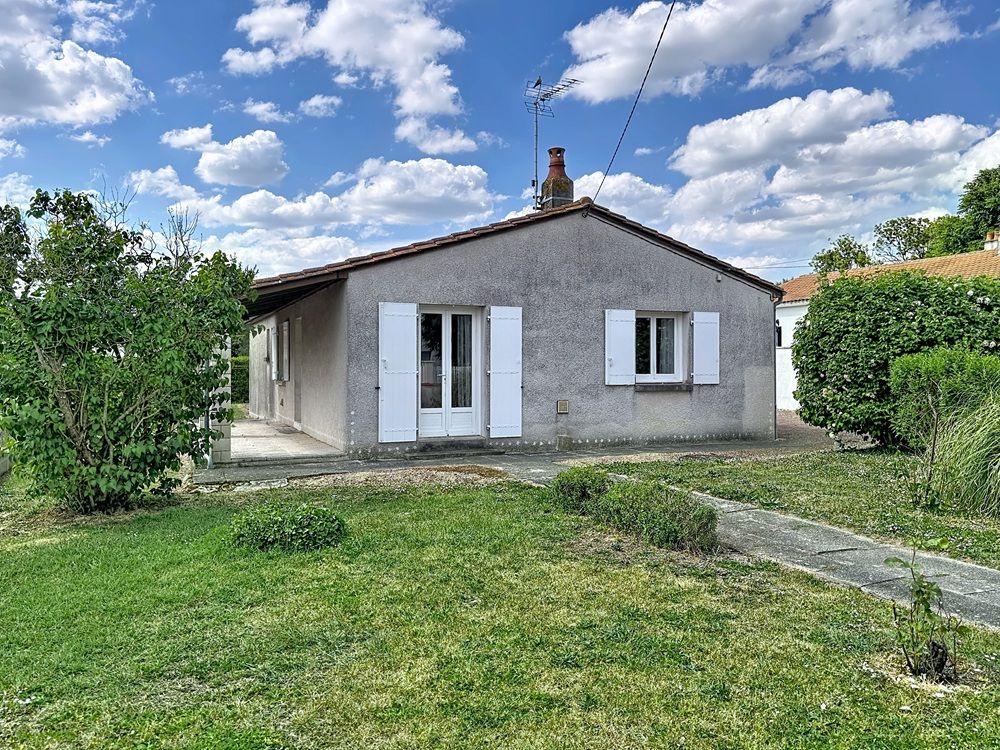 SAINT-JEAN-DE-LIVERSAY Maison à rénover centre Saint Jean De Liversay 103 m2 + terrain constructible et divisible 1
