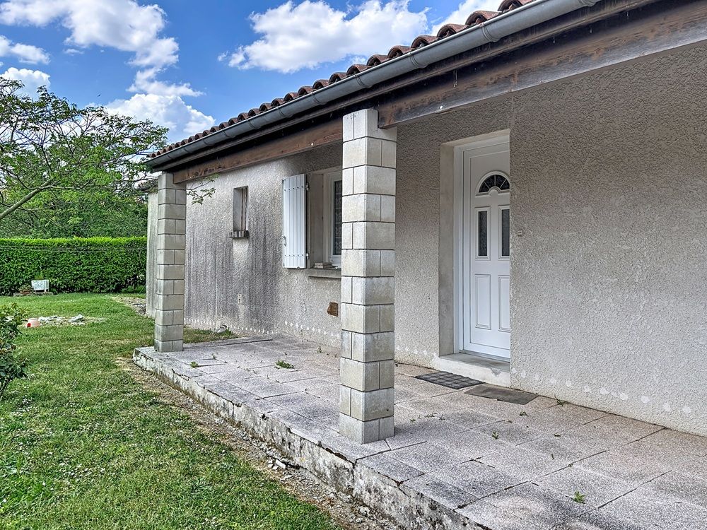 SAINT-JEAN-DE-LIVERSAY Maison à rénover centre Saint Jean De Liversay 103 m2 + terrain constructible et divisible 3